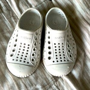 White Natives size C4